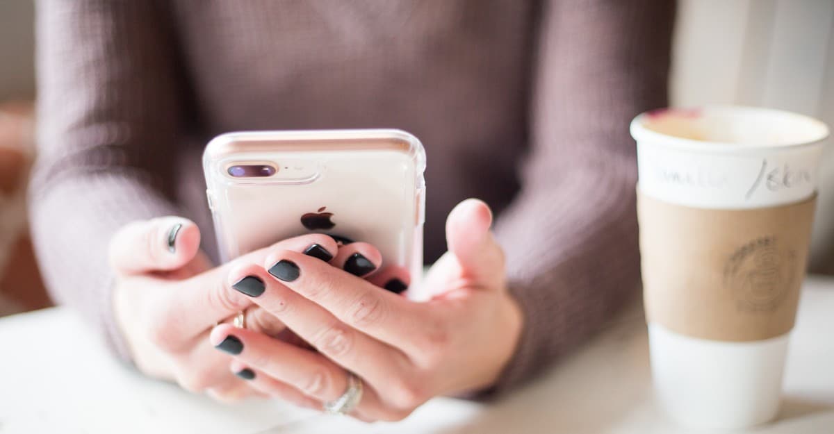 WhatsApp is building an in-app browser for links in iPhone chats