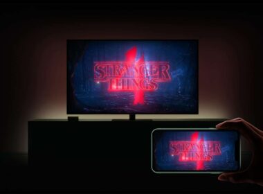 How to mirror netflix from iphone to smart tv