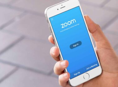 How to fix zoom app not working on iphone