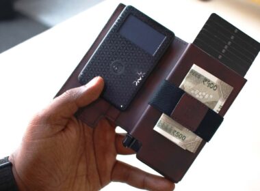 Review of ekster modular secretary and parliament smart wallet