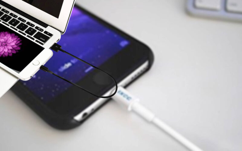 Short lightning cables for iphone and ipad