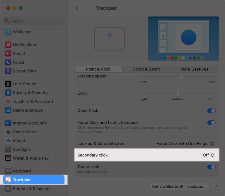 Klicka på upp-ned-pilen bredvid Sekundärt klick i Trackpad-inställningarna på Mac