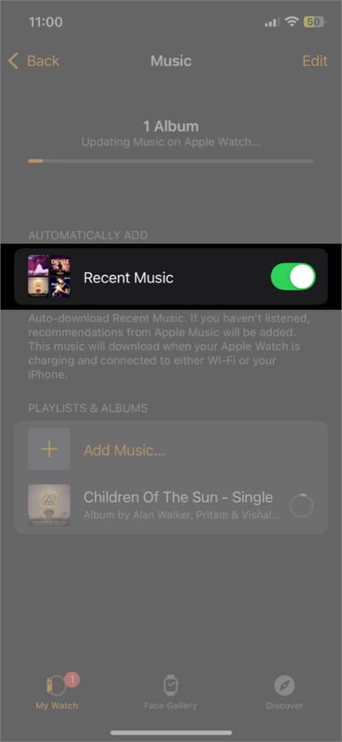 Alternativet Senaste musik har aktiverats för att automatiskt synkronisera iPhone-spellistan med Apple Watch